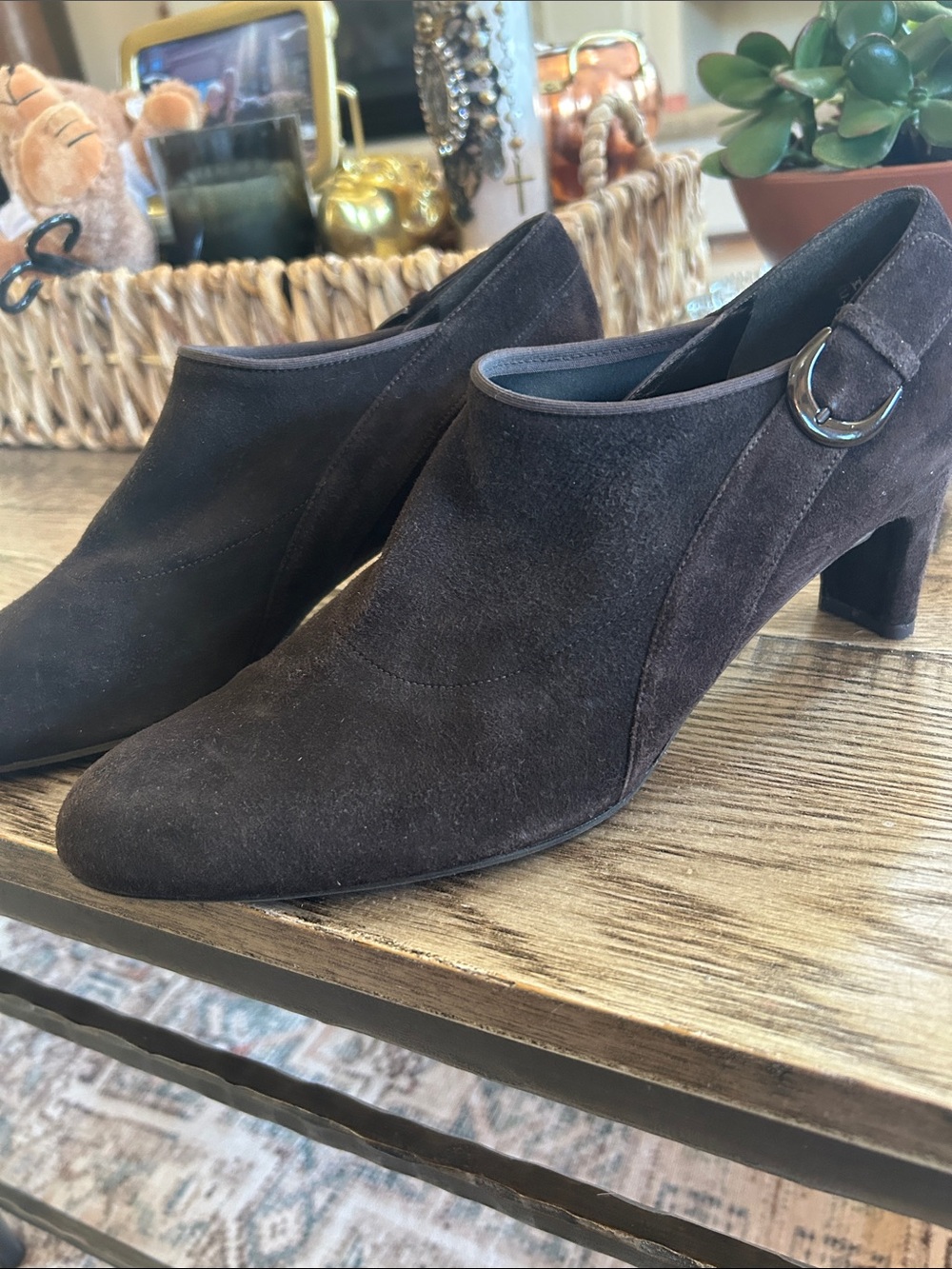 Women's Brown Suede Block Heel Booties like new 9 designer Stewart Weitzman